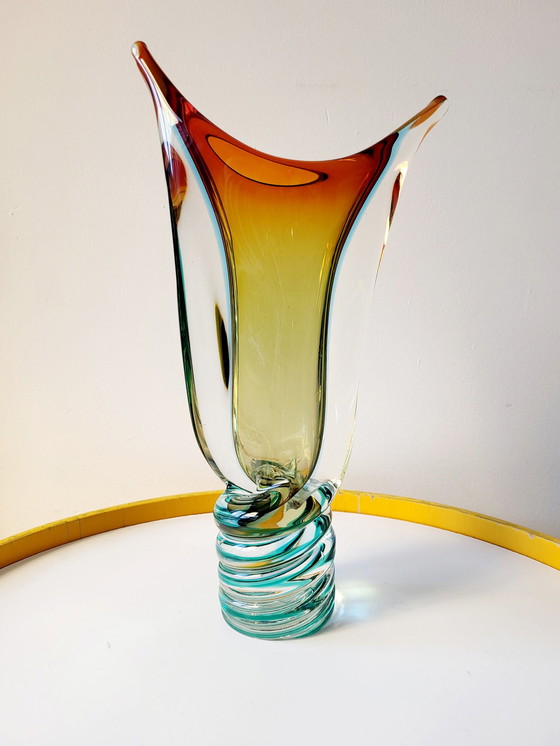 Image 1 of Vase aus Muranoglas, Modell "Ohren", mit gedrehtem Fuß, Somserso-Technik, Italien