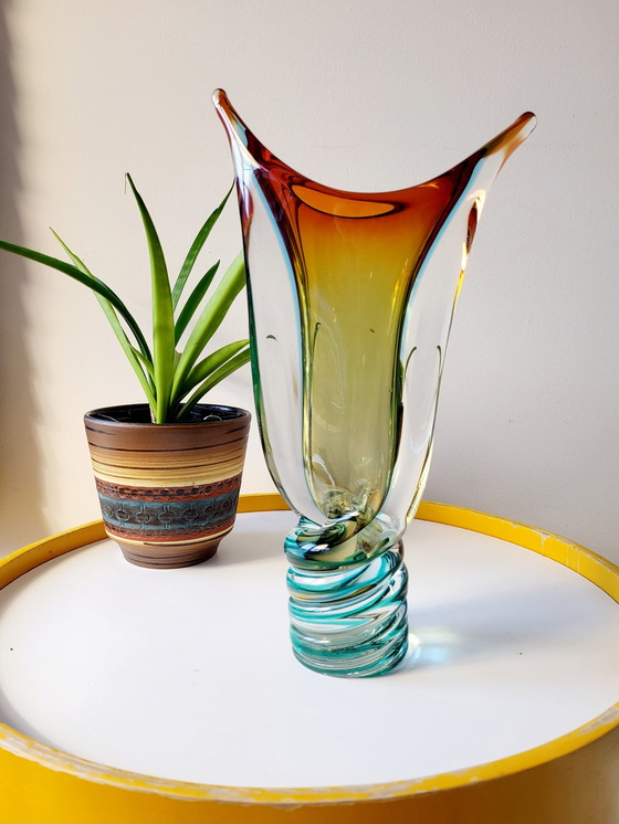 Image 1 of Vase aus Muranoglas, Modell "Ohren", mit gedrehtem Fuß, Somserso-Technik, Italien