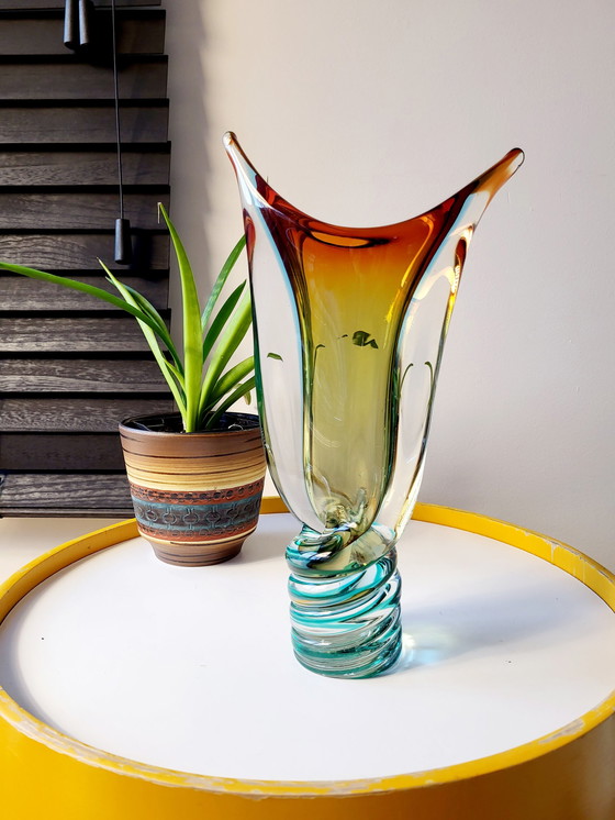 Image 1 of Vase aus Muranoglas, Modell "Ohren", mit gedrehtem Fuß, Somserso-Technik, Italien