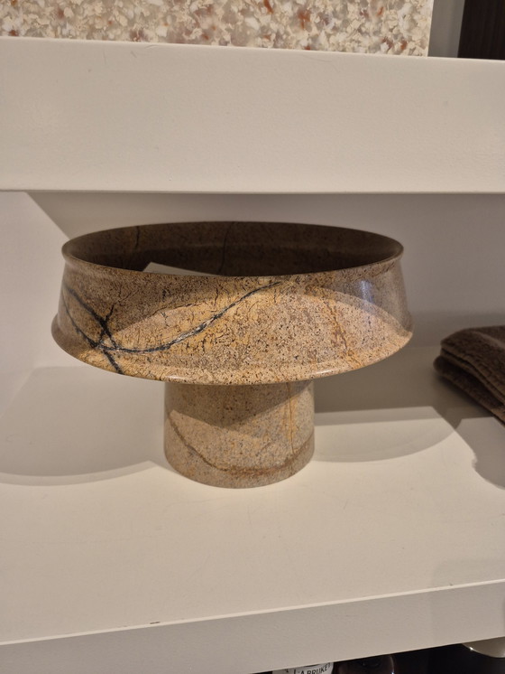 Image 1 of Kelly Wearstler High Bowl Marmorschale auf Fuß