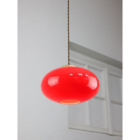 Image 1 of Vintage-Pendelleuchte aus Messing und rotem Glas, Italien 1960