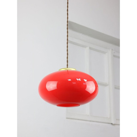 Image 1 of Vintage-Pendelleuchte aus Messing und rotem Glas, Italien 1960