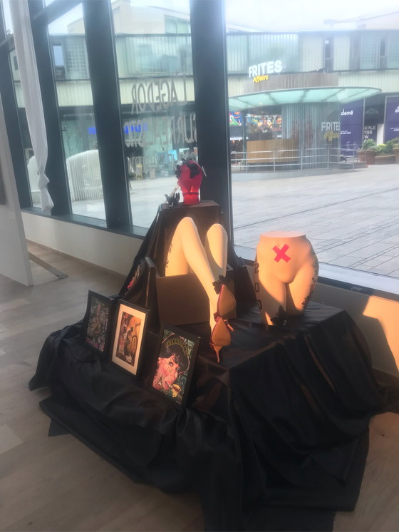 Image 1 of NikV - Alles eine Hand