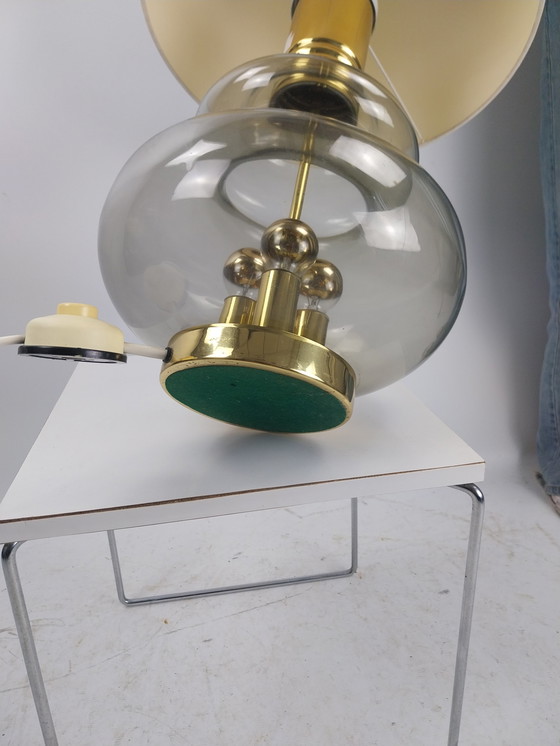 Image 1 of 1 x Doria leuchtende Tischlampe aus Glas und Messing.  1960s