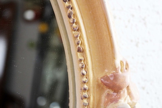 Image 1 of Runder Spiegel mit floralem Dekor