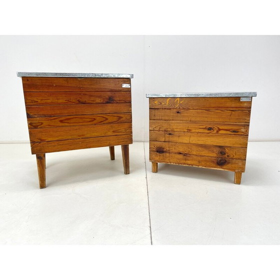 Image 1 of Zwei industrielle Nachttische aus Holz, 1950er Jahre