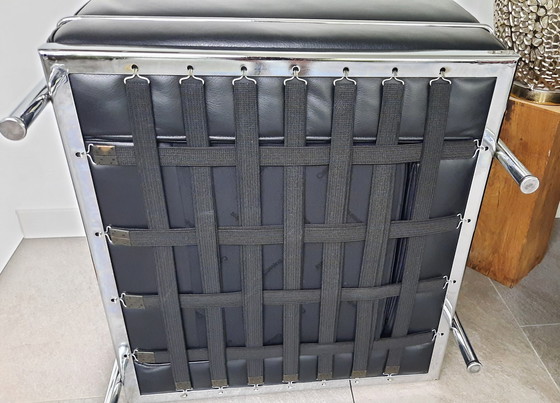 Image 1 of 2x LC2 Cassina Le Corbusier Sessel