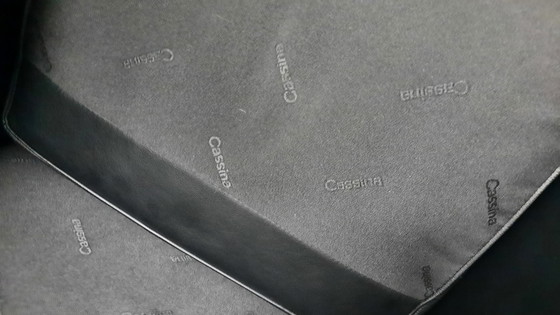 Image 1 of 2x LC2 Cassina Le Corbusier Sessel