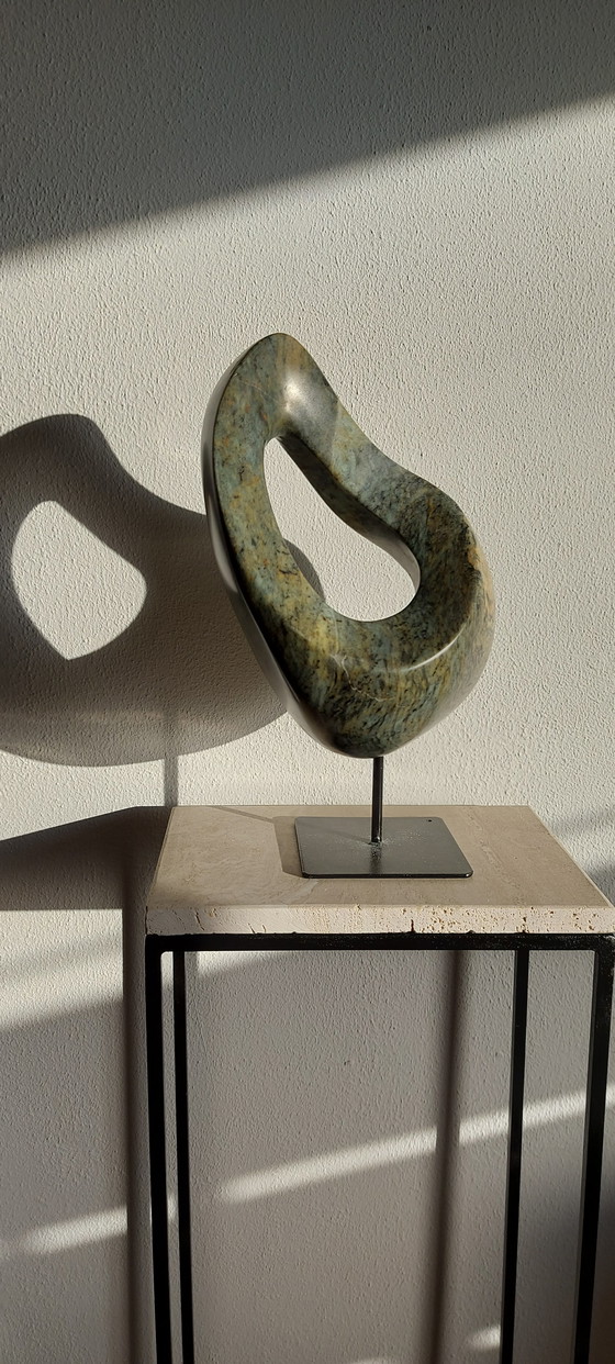 Image 1 of Marion de Goey - Serpentinenskulptur