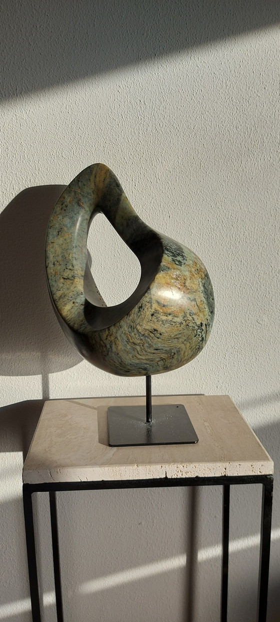 Image 1 of Marion de Goey - Serpentinenskulptur