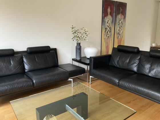 Image 1 of 2 Ledersofas (Walter Knoll) und ein Beistelltisch (Wittmann)