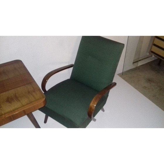 Image 1 of Set aus 2 Vintage-Sesseln und Tisch von Jindřich Halabala aus grünem Stoff und Eichenholz