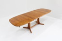 Korup Mobler Danish oval ausziehbarer Esstisch massiv Teak