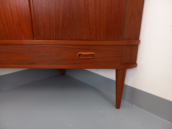 Image 1 of 60er Jahre Teakholz Eckschrank im skandinavischen Vintage-Stil
