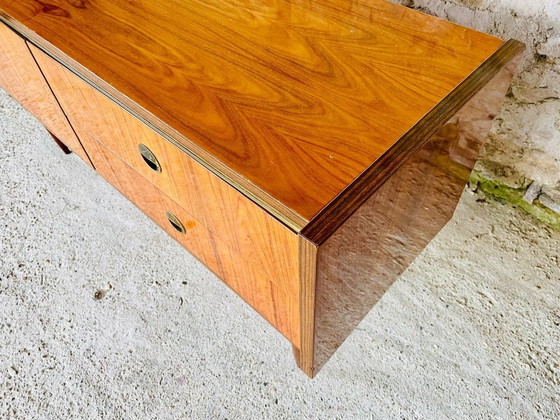 Image 1 of Mid-Century, geflammter Nussbaum Anrichte, 1960er Jahre