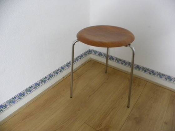 Image 1 of 2x Dot Hocker von Arne Jacobsen für Fritz Hansen