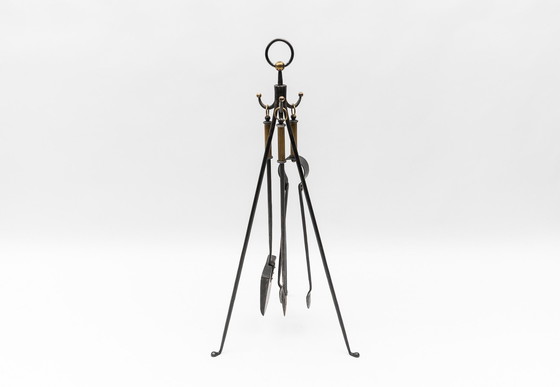 Image 1 of Handgeschmiedeter Stativständer aus Eisen und Messing mit Kaminbesteck, Österreich, 1950er Jahre
