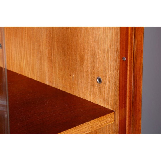 Image 1 of Vintage Art Deco Bücherregal aus Nussbaum und Glas von Vichr, Tschechoslowakei 1930