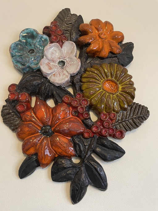 Perignem Belgien. Keramische Blumen.