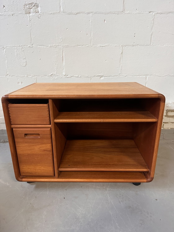 Image 1 of Vintage Teakholz Dänische Audio Möbel TV Schrank