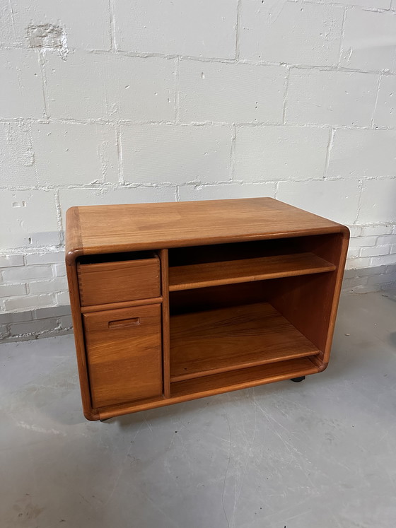 Image 1 of Vintage Teakholz Dänische Audio Möbel TV Schrank