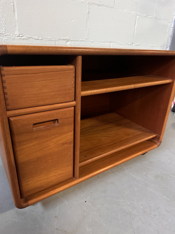 Image 1 of Vintage Teakholz Dänische Audio Möbel TV Schrank