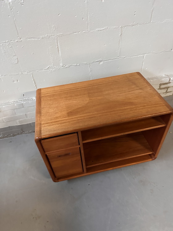 Image 1 of Vintage Teakholz Dänische Audio Möbel TV Schrank