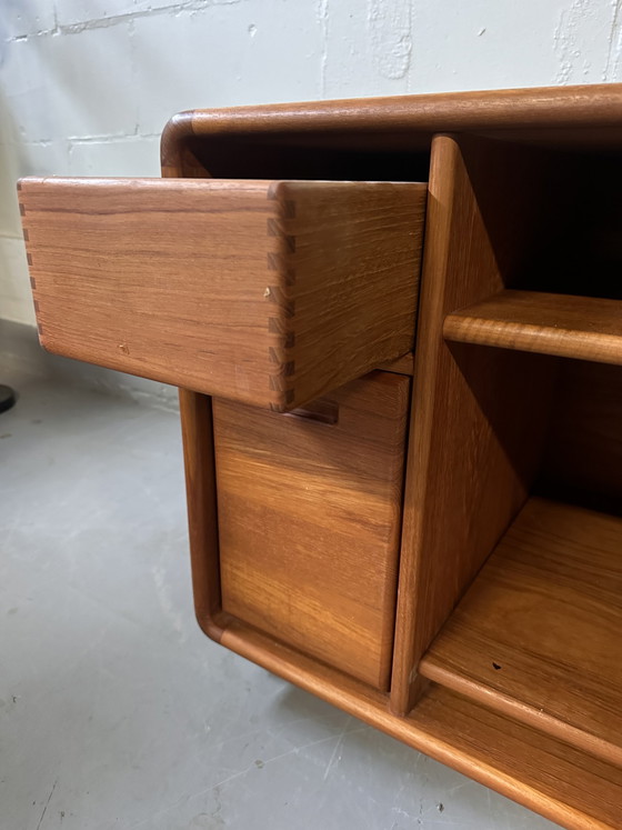 Image 1 of Vintage Teakholz Dänische Audio Möbel TV Schrank