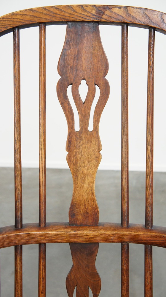 Image 1 of Esszimmerstuhl aus Holz mit Armlehnen