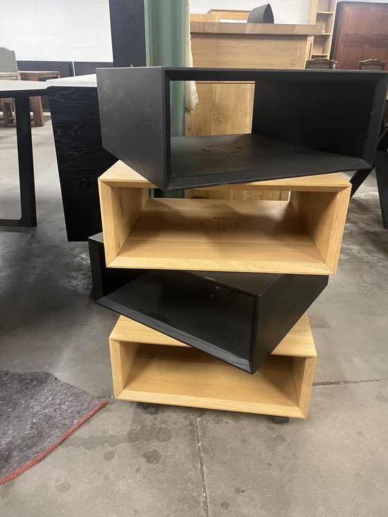 Image 1 of Moderner Beistelltisch auf Rädern