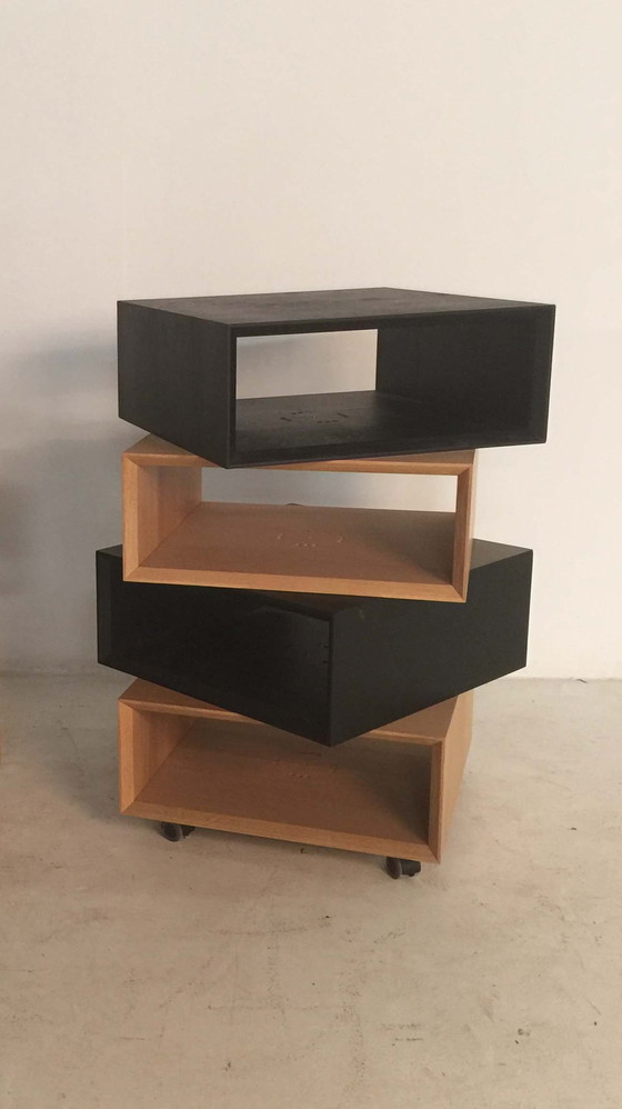 Image 1 of Moderner Beistelltisch auf Rädern