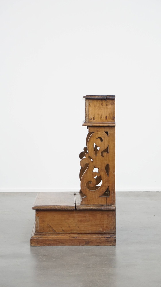 Image 1 of Kniebank/ Pew mit Aufbewahrungsboxen