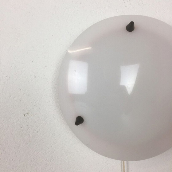 Image 1 of Paar modernistische Wandleuchter aus Acryl und Metall, Italien 1950