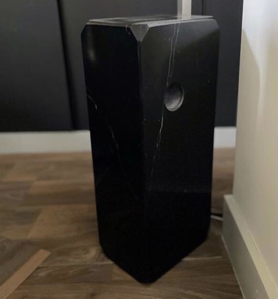 Image 1 of Italienisches Design Bogenlampe mit schwarzem Marmorsockel