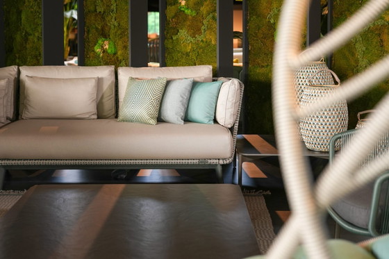 Image 1 of Mbarq Sofa, Kida Stuhl, Riley Stuhl, 2X Izon Tisch, Vid Teppich