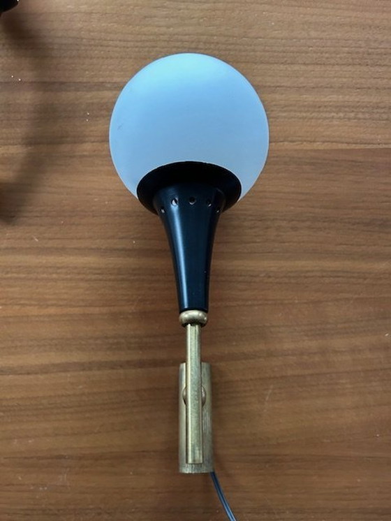 Image 1 of Satz von zwei kugelförmigen Wandleuchten aus italienischem Messing