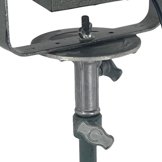 Image 1 of AE Cremer – 1950er Jahre – Studiolampe/Strahler – Grün – Auf originalem Metallstativ – Komplett original und neu verkabelt – Her