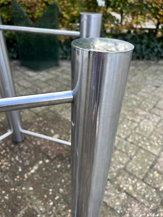 Image 1 of Postmoderner Esstisch