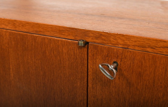 Image 1 of Feines dänisches minimalistisches Teakholz-Sideboard um 1960