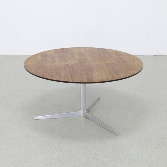 Image 1 of Alter runder Couchtisch von Arne Jacobsen für Fritz Hansen, 1960