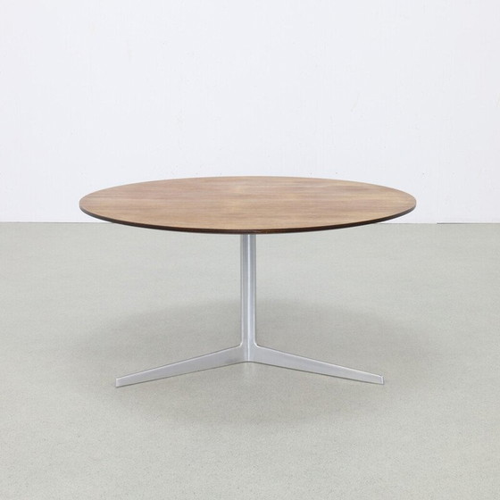 Image 1 of Alter runder Couchtisch von Arne Jacobsen für Fritz Hansen, 1960