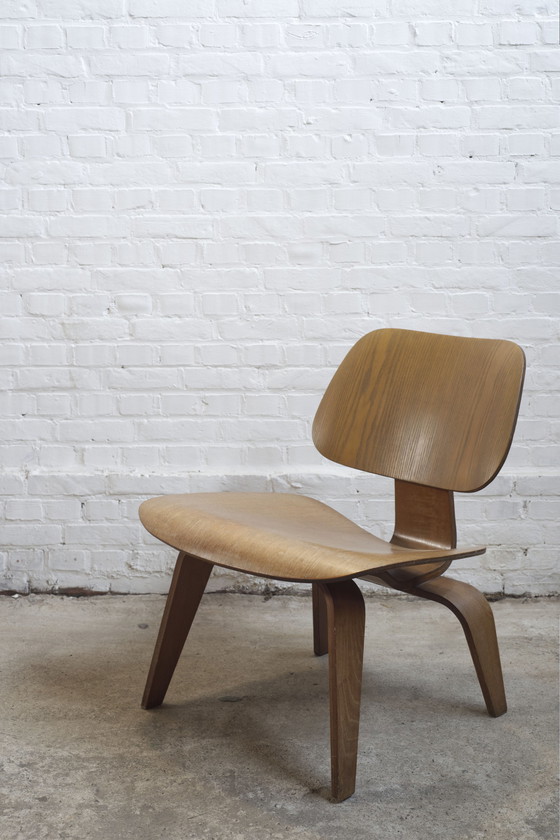 Image 1 of LCW Lounge Chair aus Esche, Charles & Ray Eames, früher Herman Miller