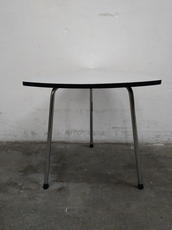 Image 1 of Resopal-Beistelltisch