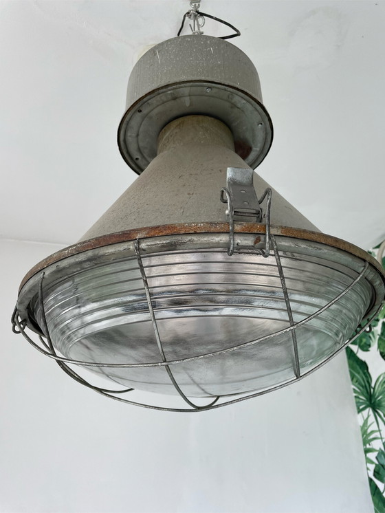Image 1 of Original industrielle Fabriklampe