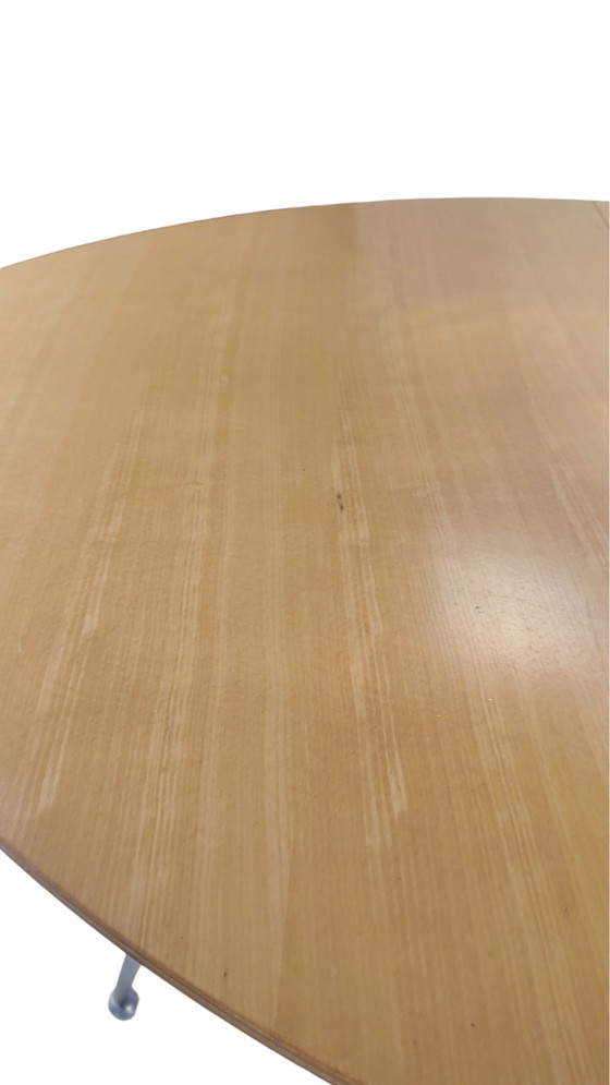 Image 1 of Brees neuer postmoderner Esstisch