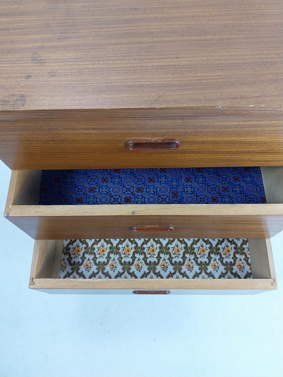 Image 1 of Moderne Mid-Century-Kommode im dänischen Design mit Teakfurnier. 3 Schubladen 1960er Jahre.