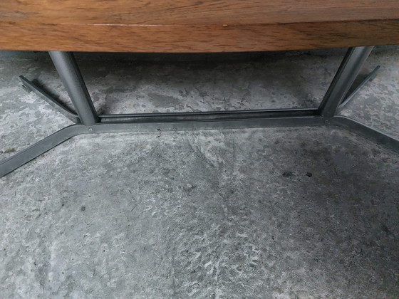 Image 1 of Ovaler Couchtisch aus der mid-century 