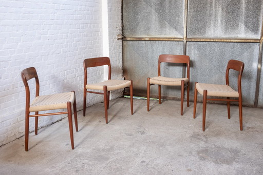 4X Niels Møller Modell 75 Esszimmerstuhl aus Teakholz, 1960er Jahre Dänemark