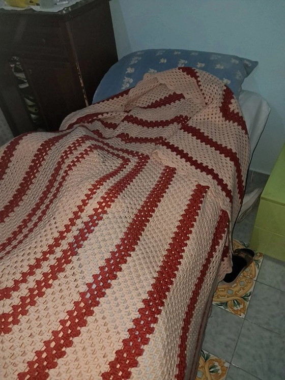 Handgehäkelte Tagesdecke (Italien) – Dekorative Objekte, Wool (photo 4 of 6)