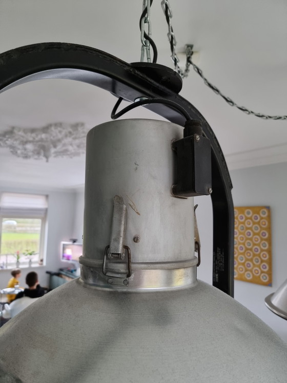 Image 1 of Große einzigartige industrielle Pendelleuchten